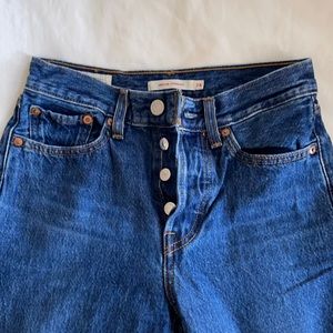 Levi’s wedgie straight jeans size 24 length 34”